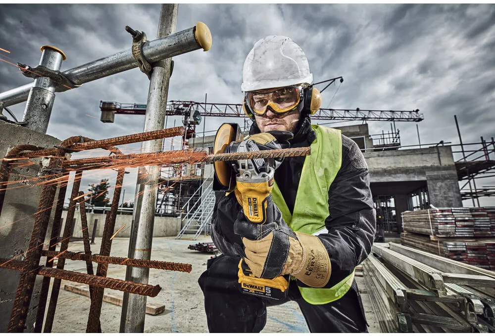Акумуляторна кутова шліфувальна машина DeWalt DCG406N
