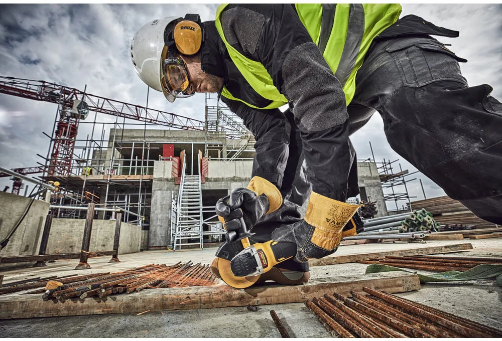 Акумуляторна кутова шліфувальна машина DeWalt DCG406N