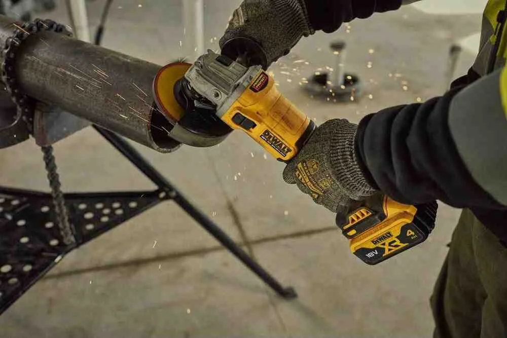 Угловая шлифовальная машина - аккумуляторная бесщеточная DeWALT DCG407M1T