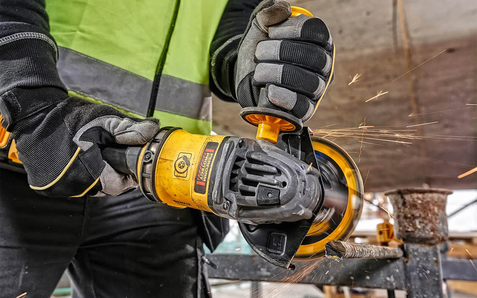 Угловая шлифовальная машина - аккумуляторная бесщеточная DeWALT DCG418NT