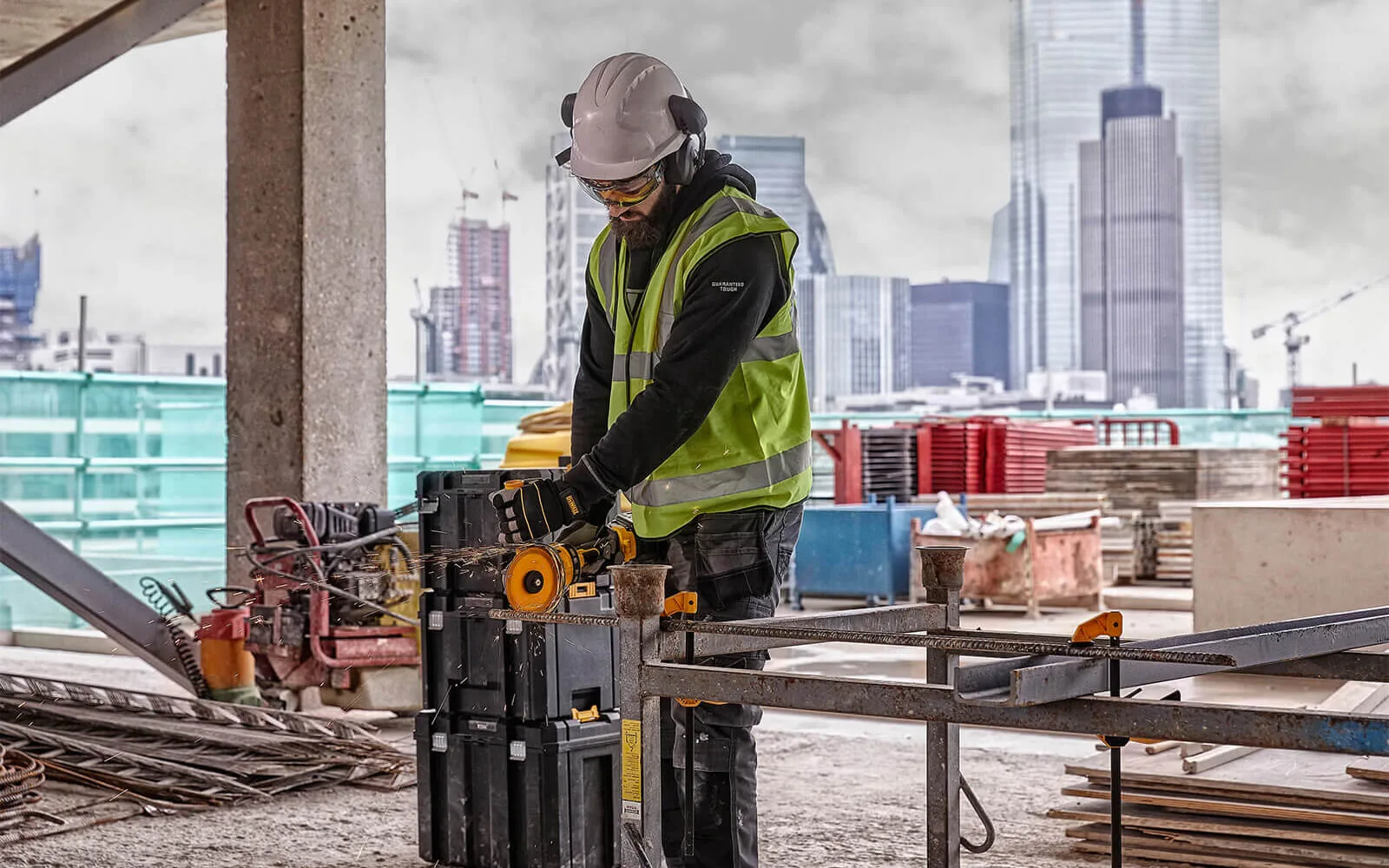 Угловая шлифовальная машина - аккумуляторная бесщеточная DeWALT DCG418X2