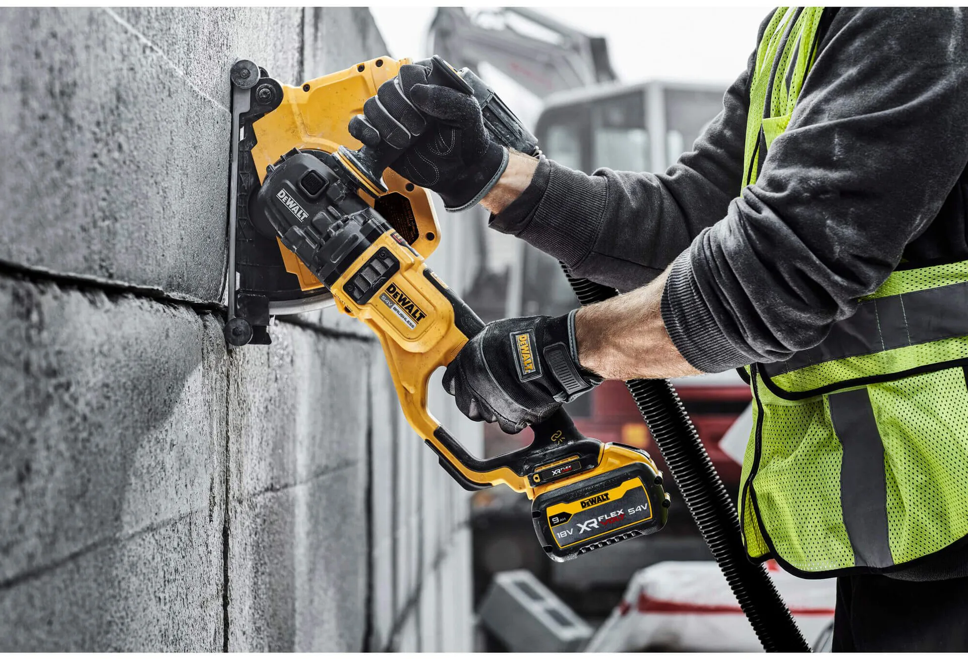 Угловая шлифовальная машина - аккумуляторная бесщеточная DeWALT DCG460NK