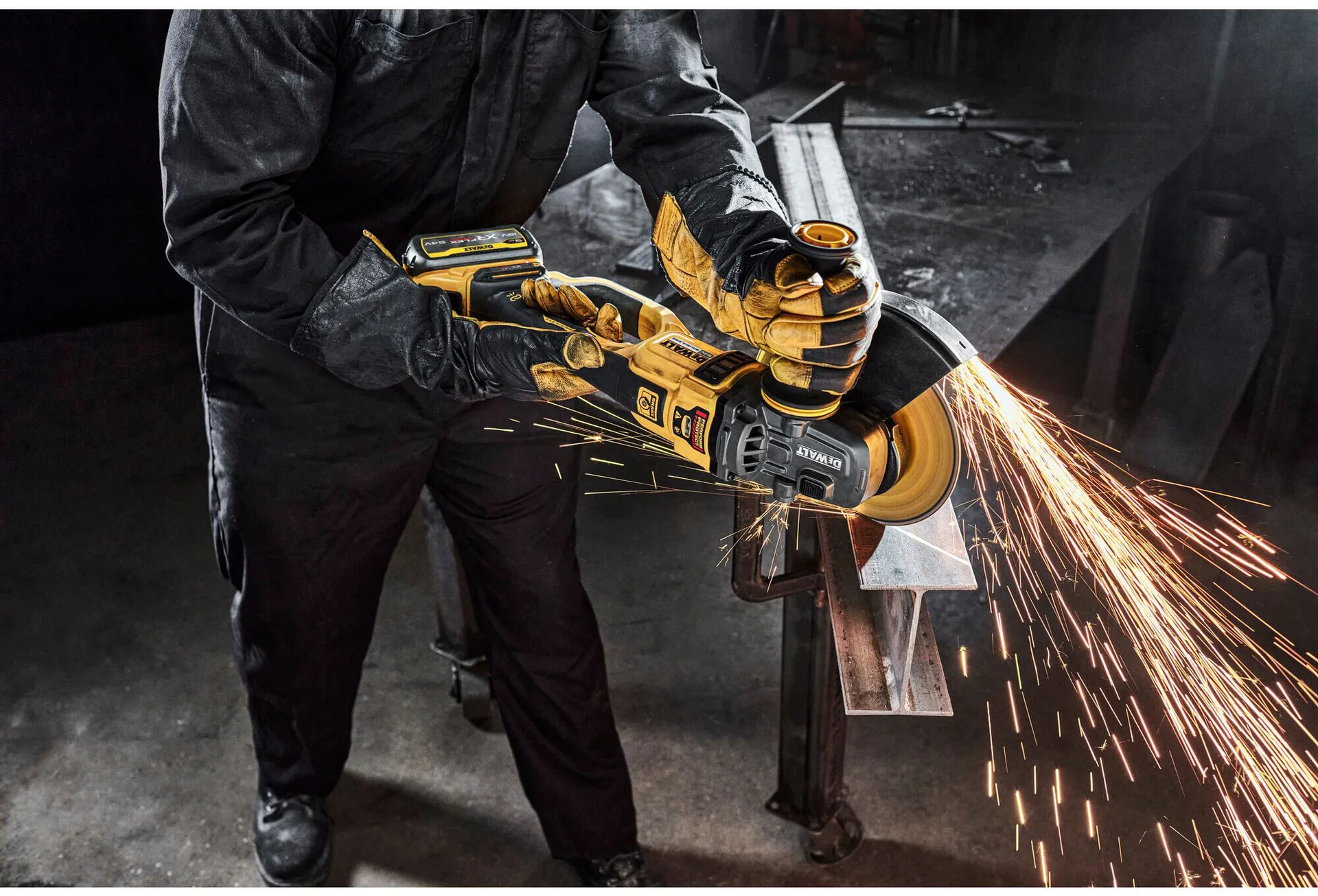 Угловая шлифовальная машина - аккумуляторная бесщеточная DeWALT DCG460X2
