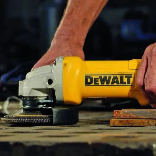 Кутова шліфувальна машина DeWalt DWE4233