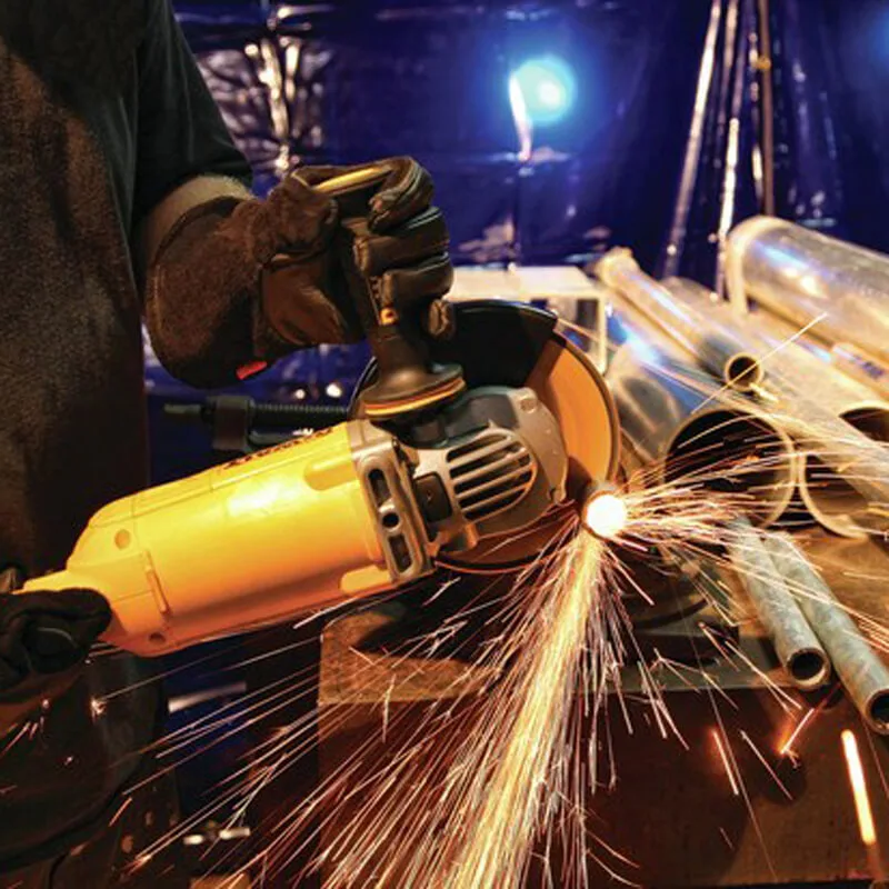 Угловая шлифовальная машина - сетевая DeWALT DWE496