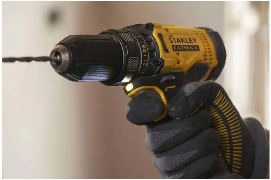 Аккумуляторный дрель-шуруповерт STANLEY FATMAX SFMCD700C2K