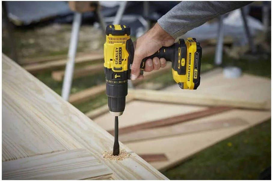 Аккумуляторная ударная дрель-шуруповерт STANLEY FATMAX SFMCD711C2K