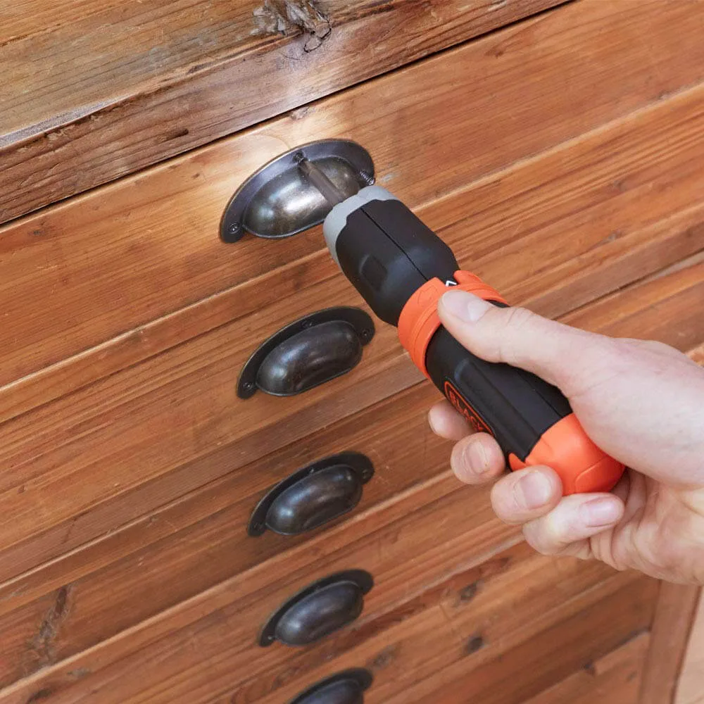 Аккумуляторная отвертка BLACK+DECKER BCF601C