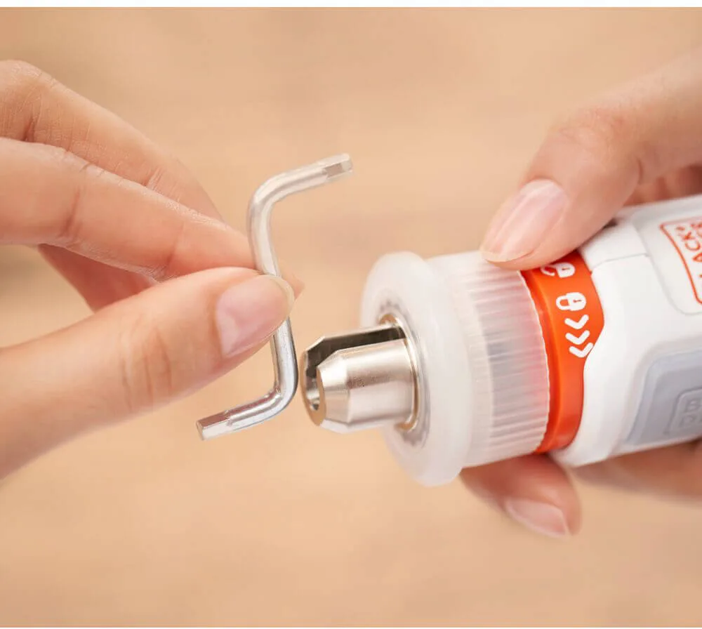 Аккумуляторная отвертка BLACK+DECKER BCRTA01