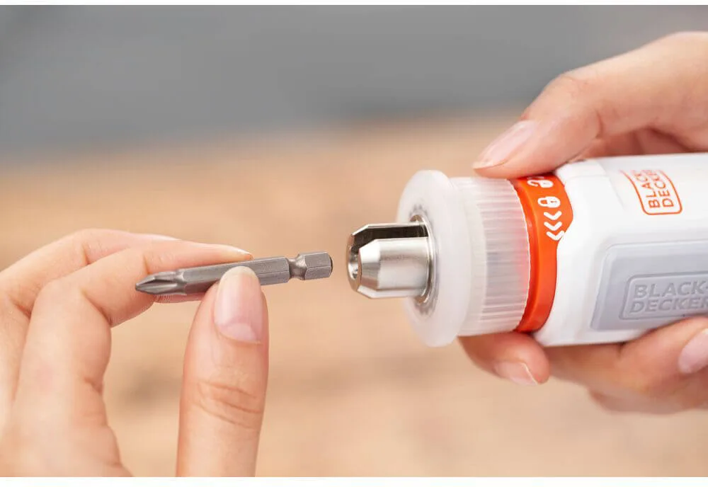 Аккумуляторная отвертка BLACK+DECKER BCRTA01