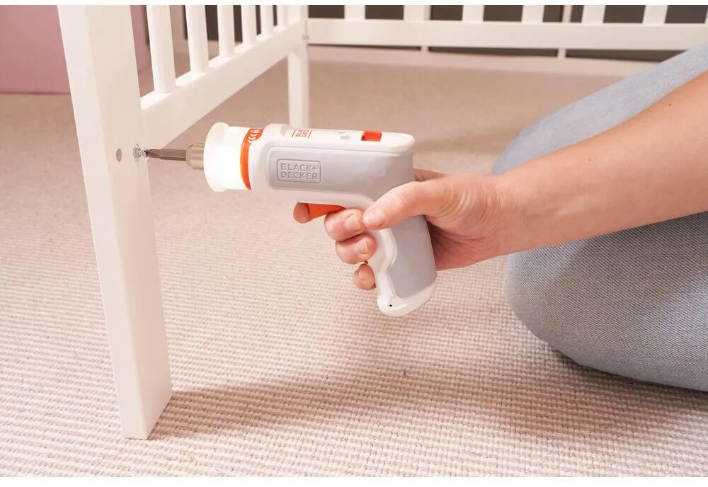 Аккумуляторная отвертка BLACK+DECKER BCRTA01