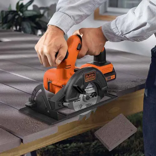 Пила дисковая Black&Decker BDCCS18