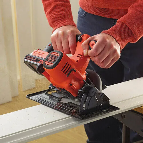 Пила дисковая Black&Decker BDCCS18