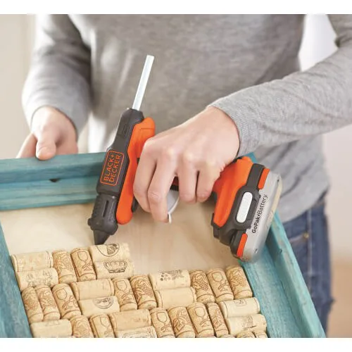 Аккумуляторный клеевой пистолет BLACK+DECKER BDCGG12N
