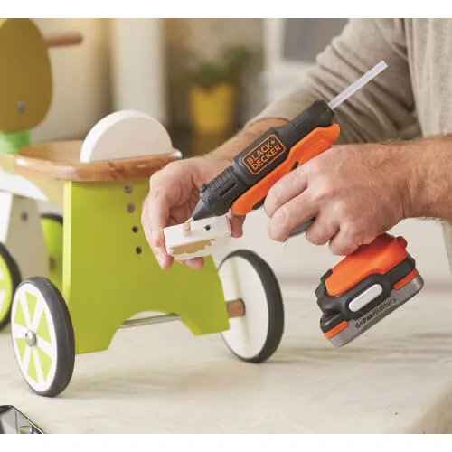 Аккумуляторный клеевой пистолет BLACK+DECKER BDCGG12N