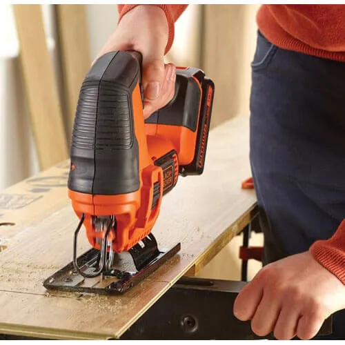 Аккумуляторная лобзиковая пила BLACK+DECKER BDCJS18N