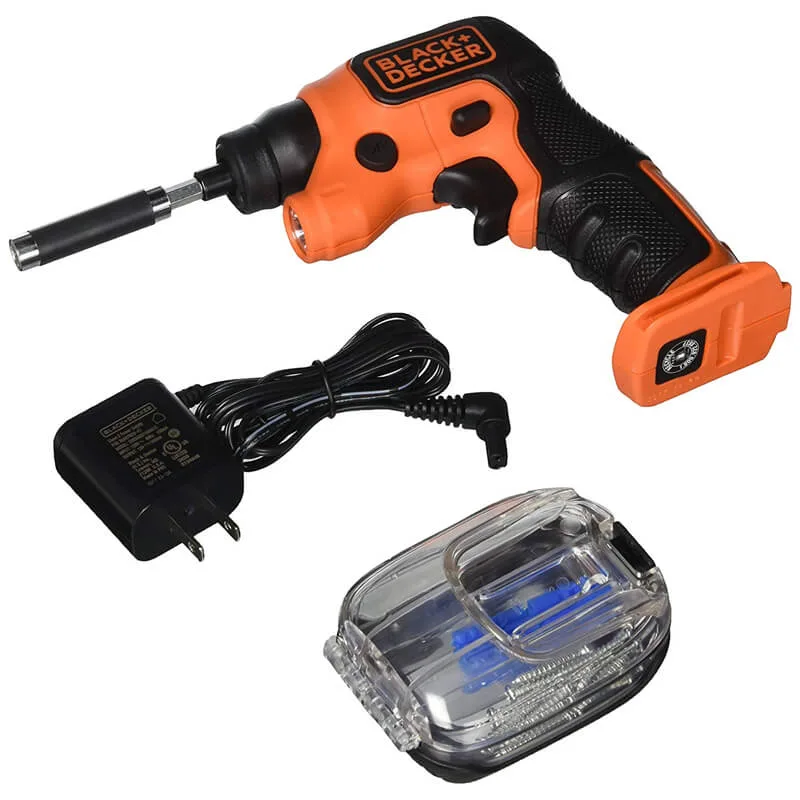 Аккумуляторная отвертка-фонарь BLACK+DECKER BDCSFS30C