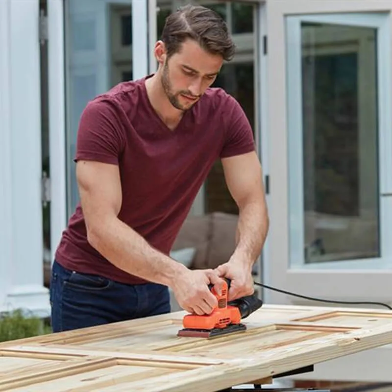Шліфмашина вібраційна мережева BLACK+DECKER BEW220