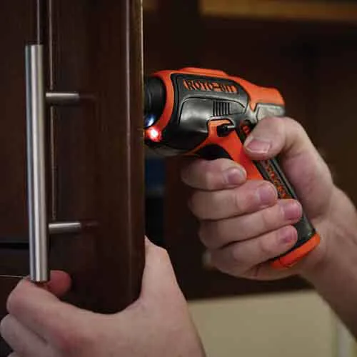 Аккумуляторная отвёртка Black&Decker CS36BST