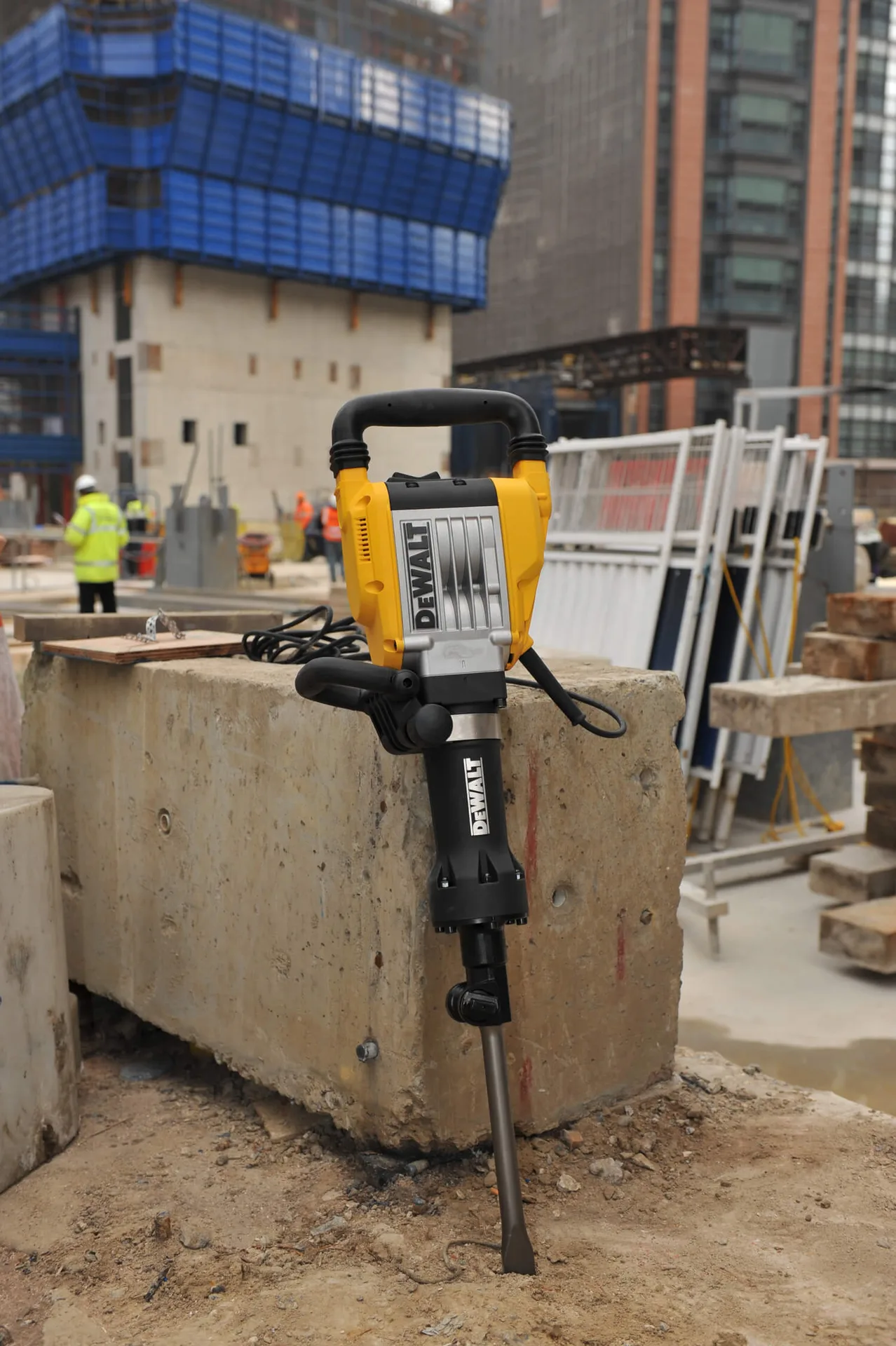 Отбойный молоток DeWalt D25961K