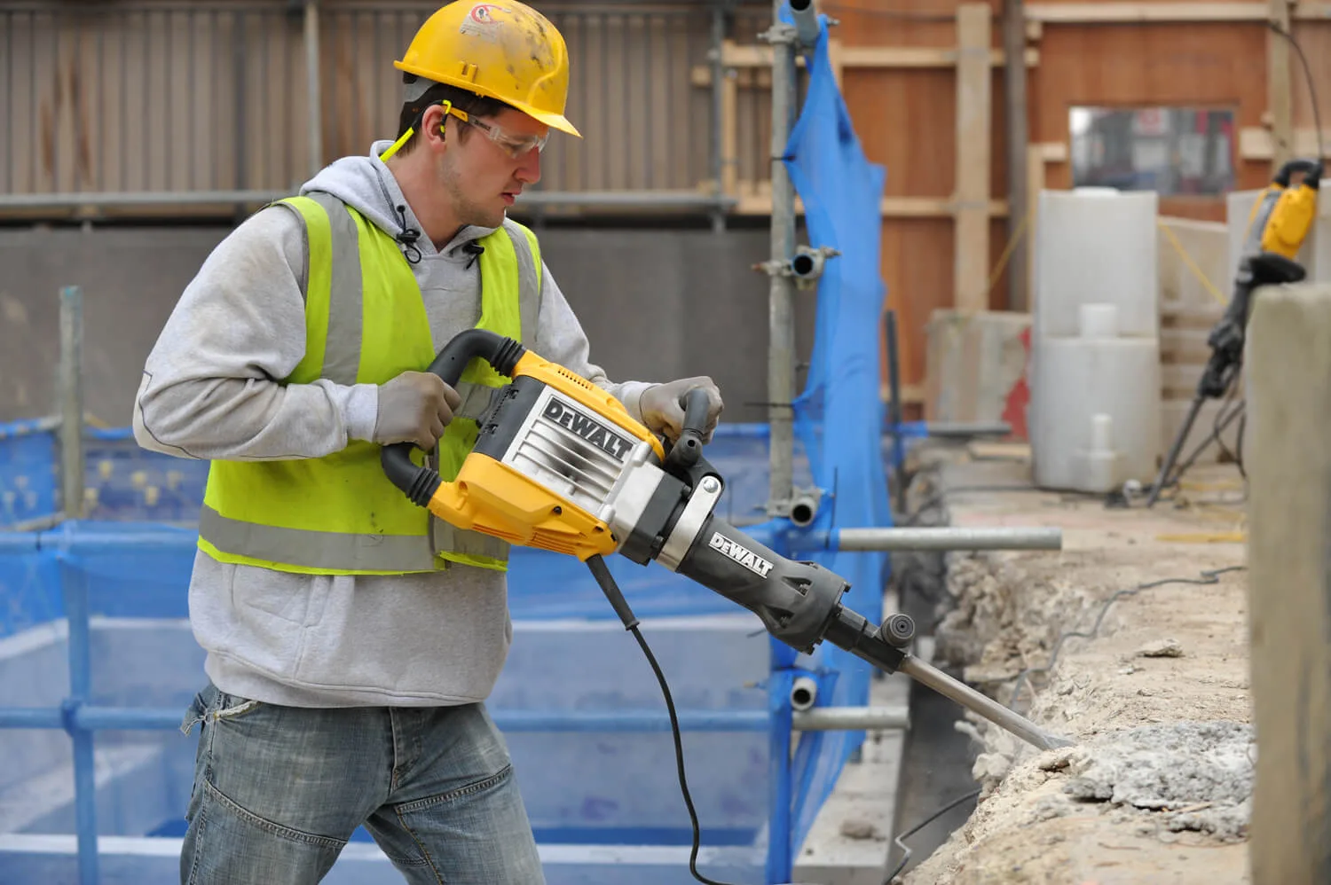 Отбойный молоток DeWalt D25961K