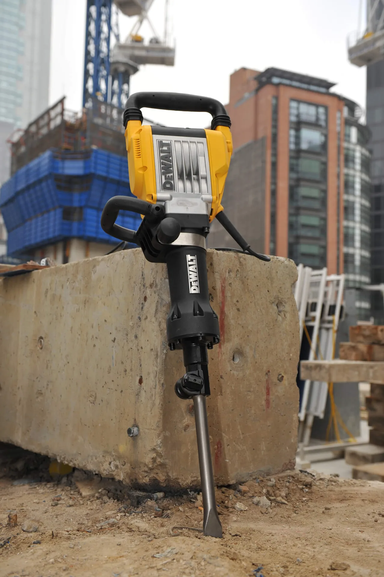 Отбойный молоток DeWalt D25961K