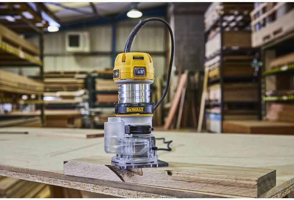 Фрезерный станок DeWalt D26200