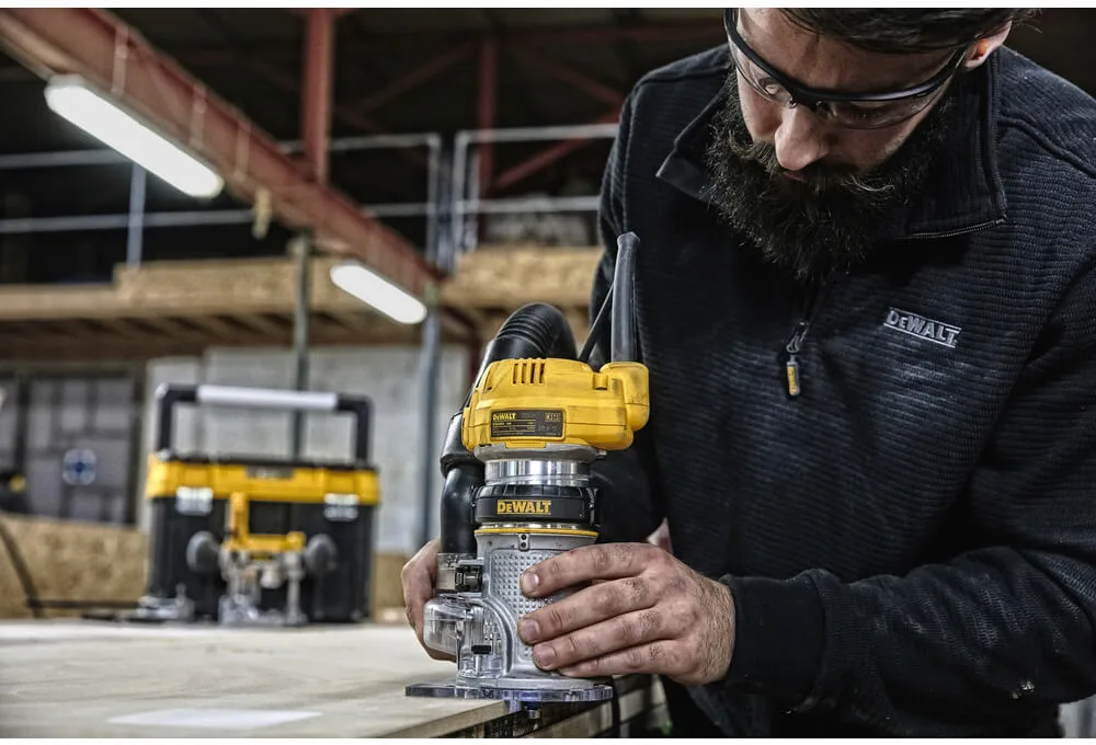 Фрезер DeWalt D26204K