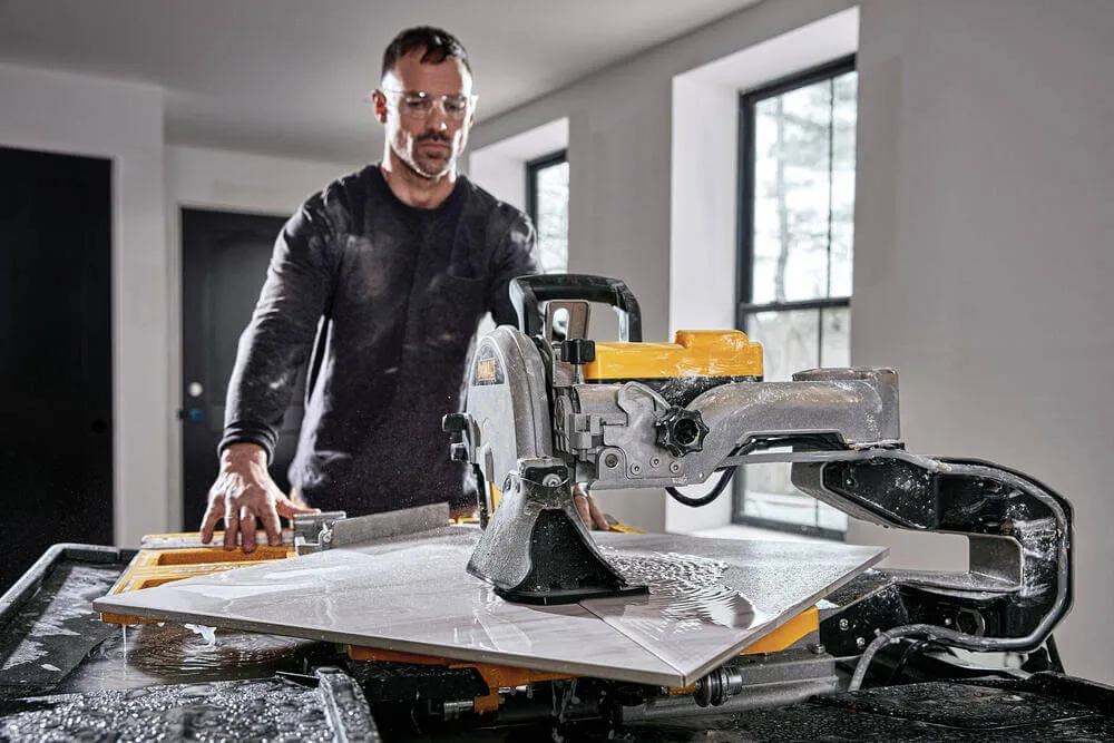 Настольный сетевой плиткорез DeWALT D36000