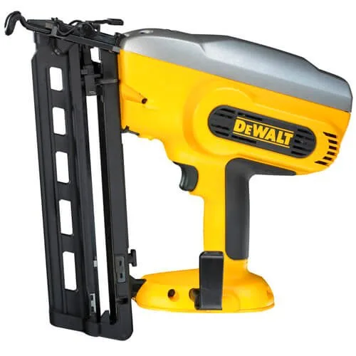 Аккумуляторный гвоздезабиватель DeWalt DC618KN
