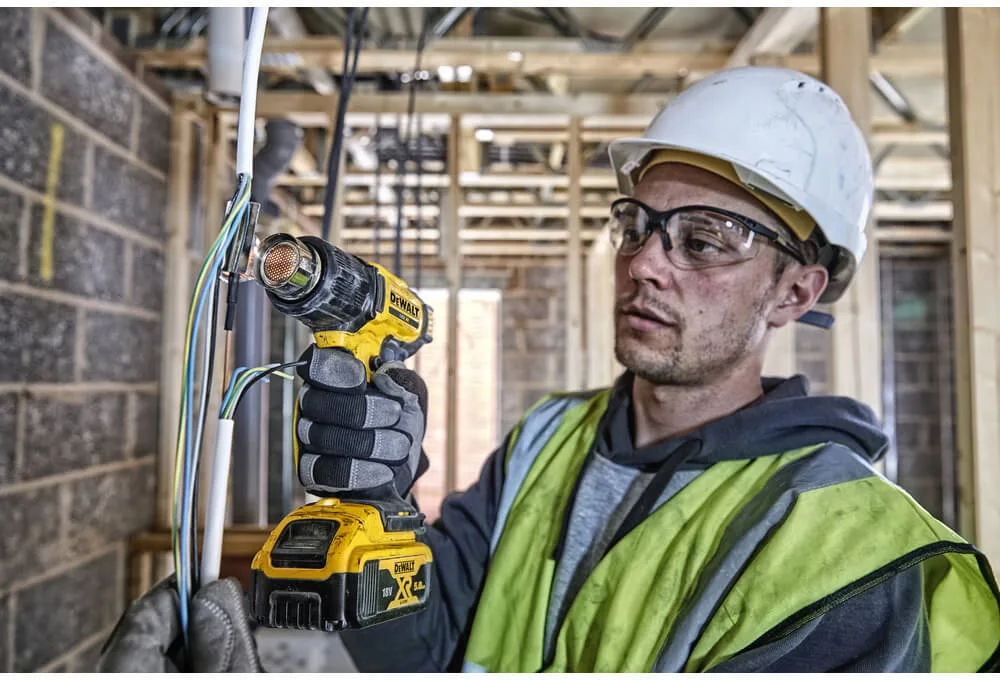 Аккумуляторный фен DeWALT DCE530N
