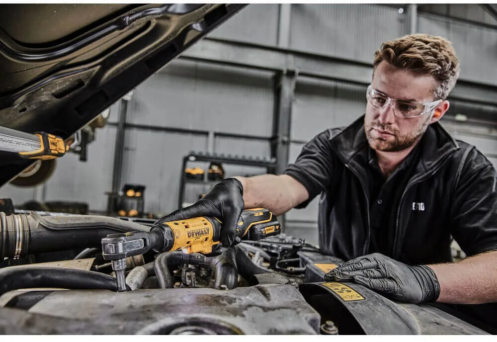 Угловой гайковерт - аккумуляторный бесщеточный ключ-трещотка DeWALT DCF504N