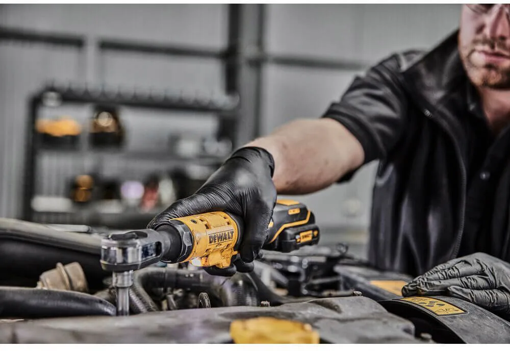 Угловой гайковерт - аккумуляторный бесщеточный ключ-трещотка DeWALT DCF504N