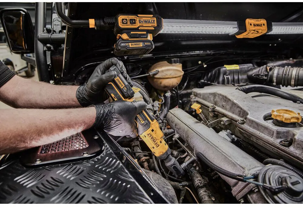 Угловой гайковерт - аккумуляторный бесщеточный ключ-трещотка DeWALT DCF504N