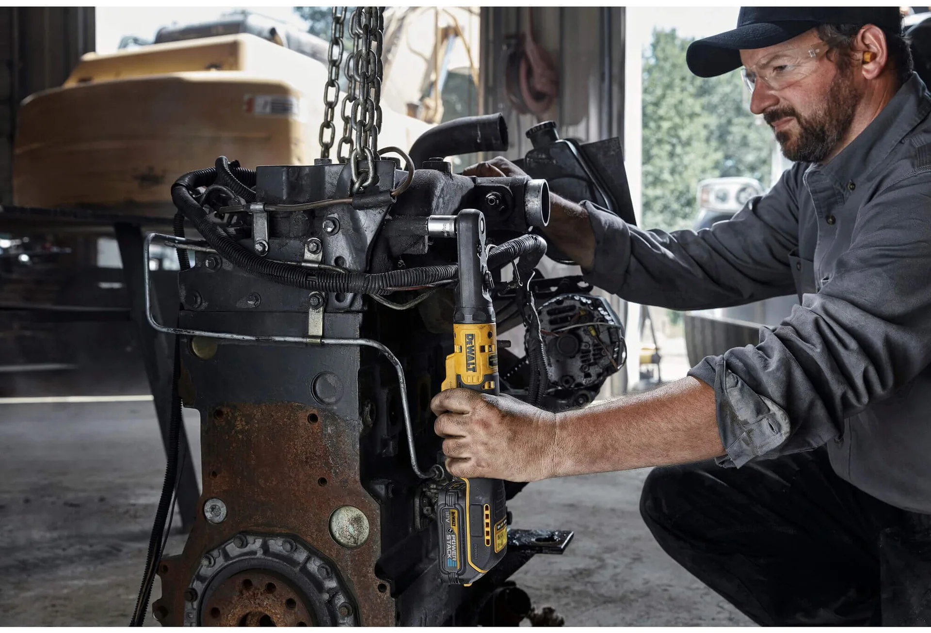 Угловой гайковерт - аккумуляторный бесщеточный ключ-трещотка DeWALT DCF510N