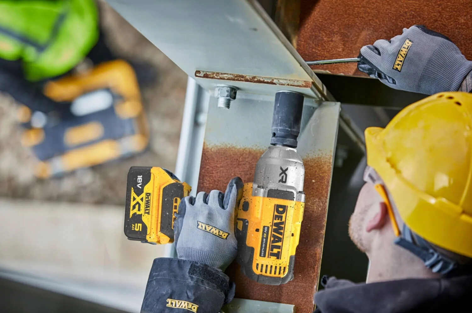 Ударный аккумуляторный бесщеточный DeWALT DCF900N