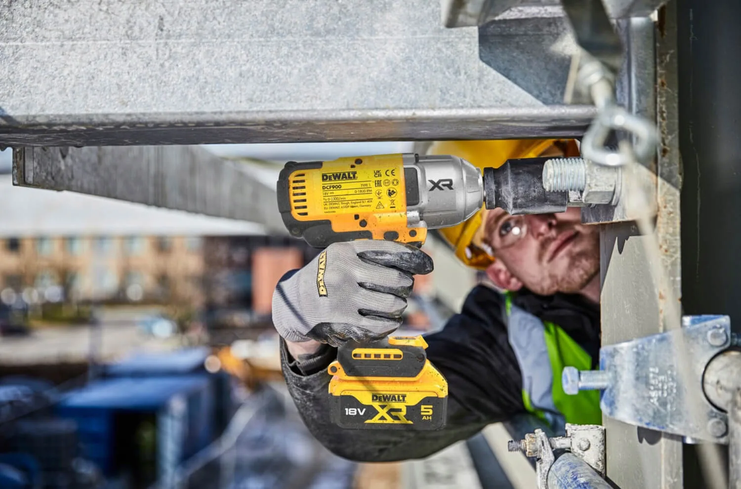 Ударный аккумуляторный бесщеточный DeWALT DCF900N