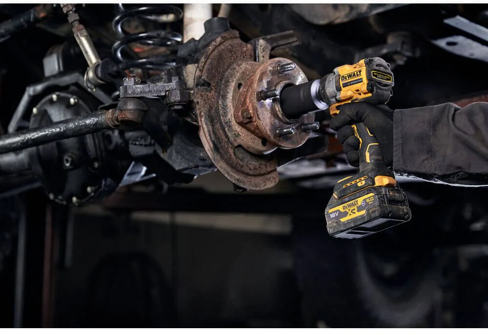 Ударный аккумуляторный бесщеточный DeWALT DCF923P2G