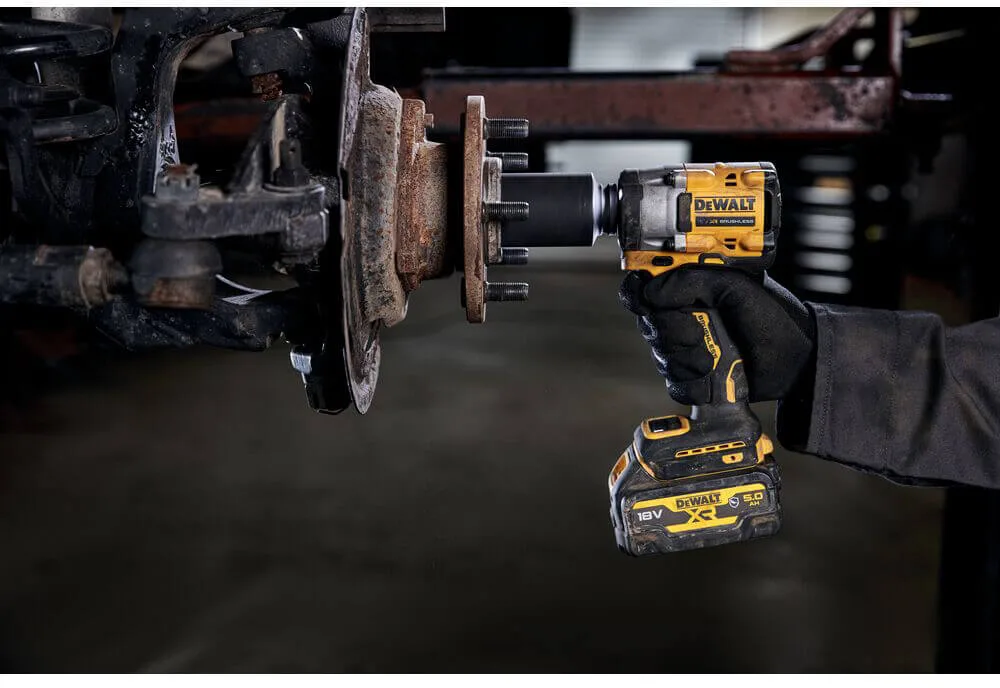 Ударный аккумуляторный бесщеточный DeWALT DCF923P2G
