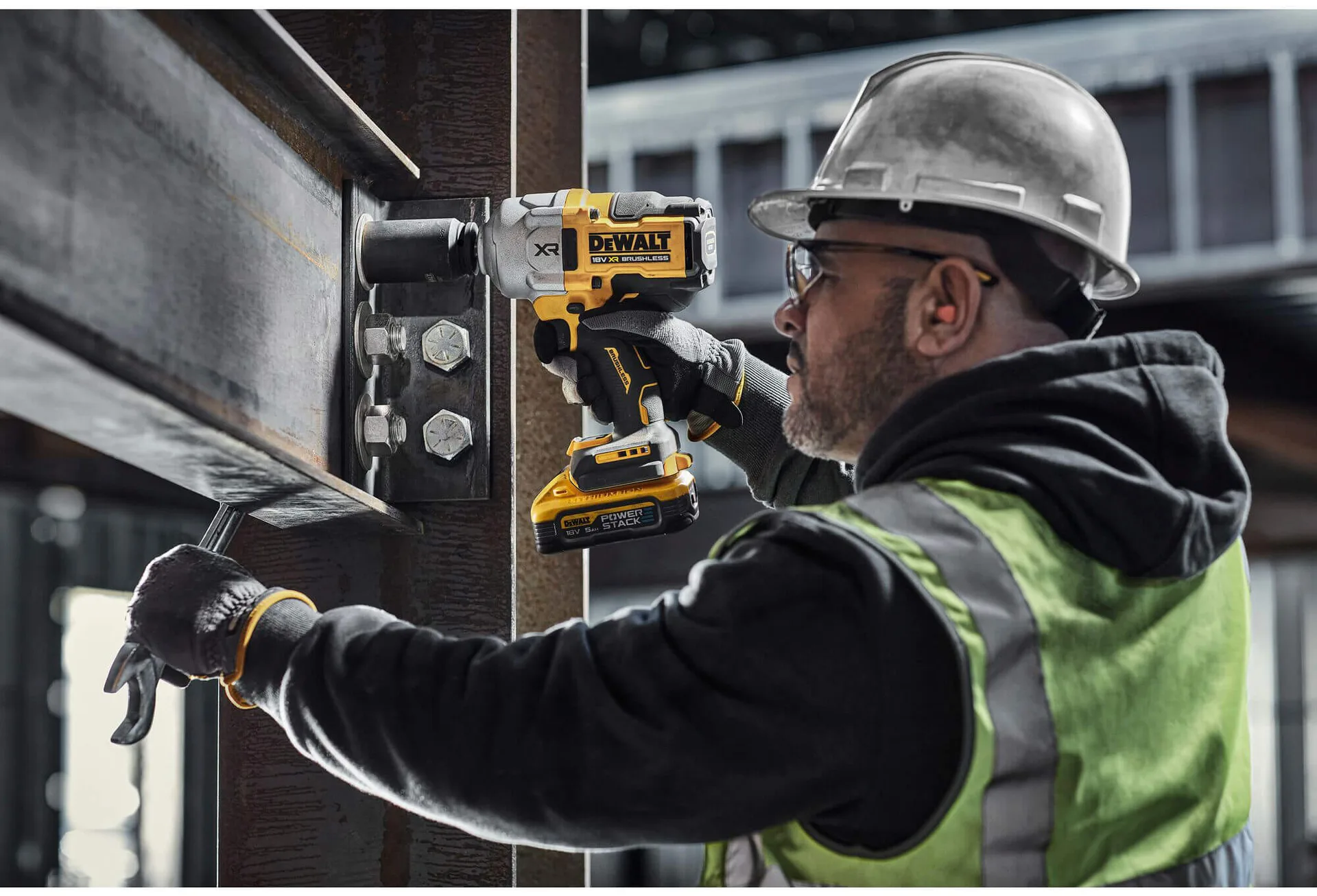Ударный аккумуляторный бесщеточный DeWALT DCF961H2T