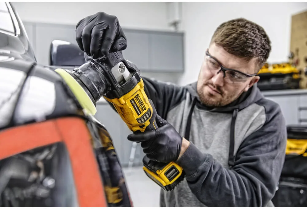 Аккумуляторная бесщеточная полировальная машина DeWALT DCM848N