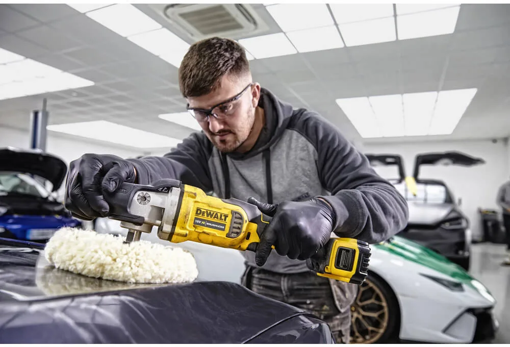 Аккумуляторная бесщеточная полировальная машина DeWALT DCM849N