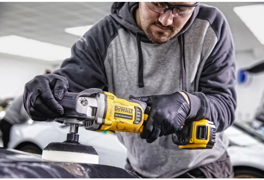 Аккумуляторная бесщеточная полировальная машина DeWALT DCM849P2