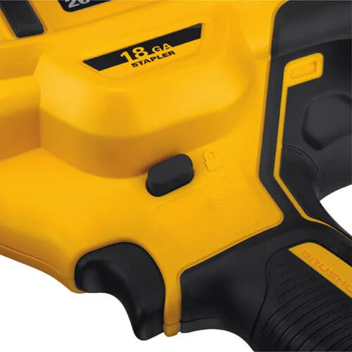 Аккумуляторный гвоздезабиватель DeWalt DCN681N
