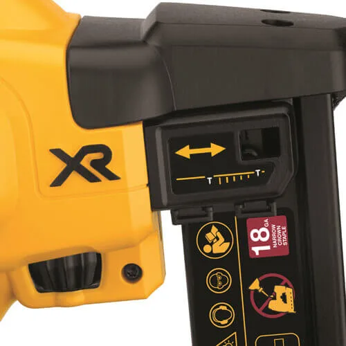 Аккумуляторный гвоздезабиватель DeWalt DCN681N