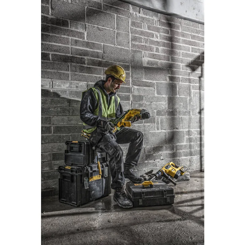 Аккумуляторный гвоздезабиватель DeWalt DCN890N