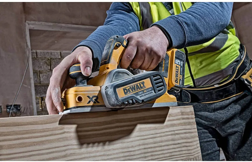 Акумуляторний рубанок DeWalt DCP580NT