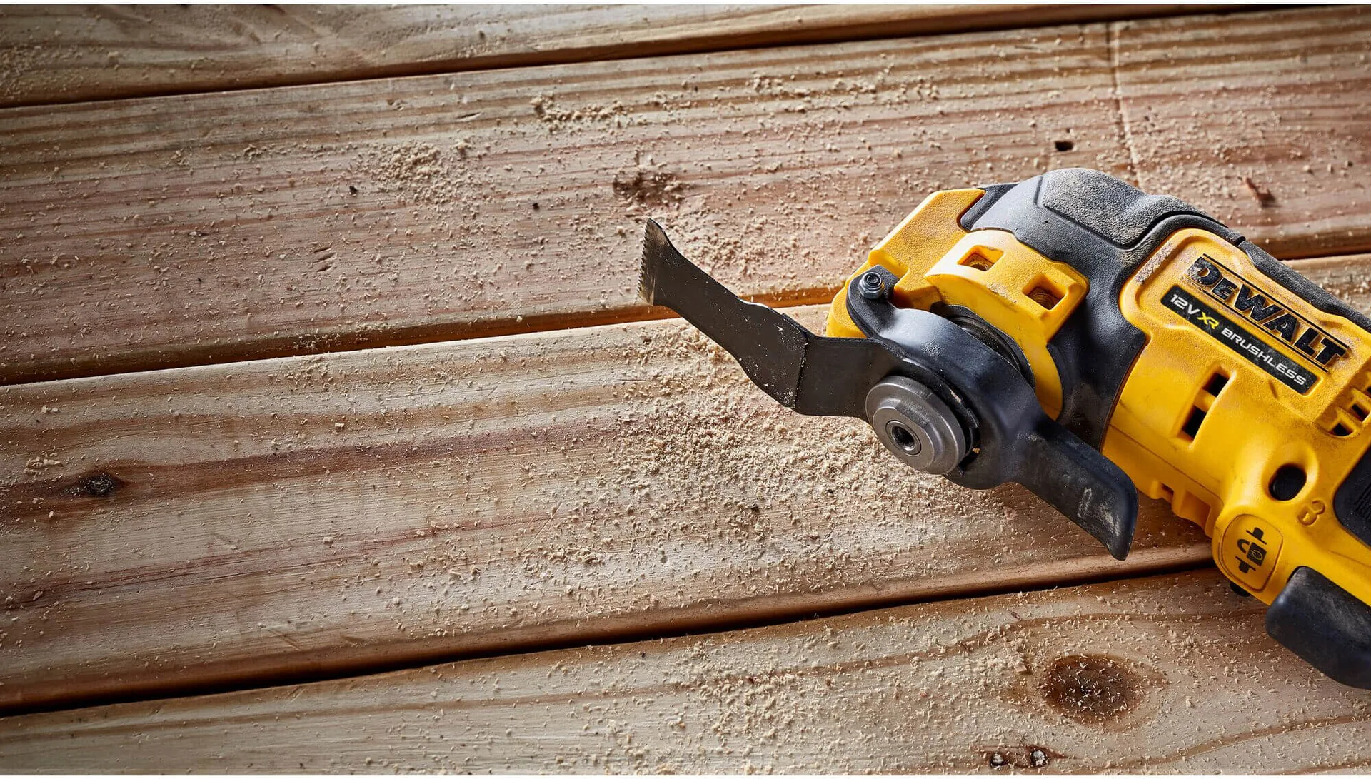 Аккумуляторный бесщеточный многофункциональный инструмент DeWALT DCS353D2.