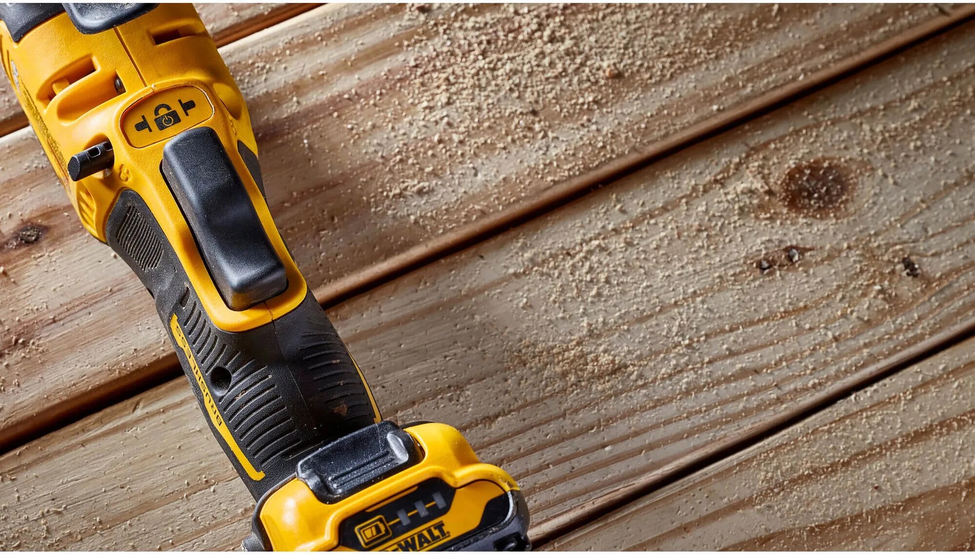 Аккумуляторный бесщеточный многофункциональный инструмент DeWALT DCS353D2.