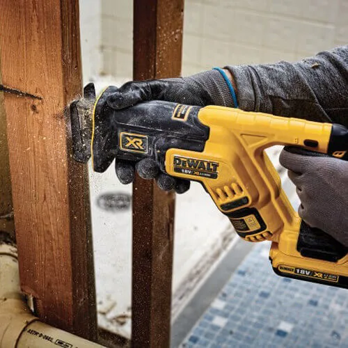 Аккумуляторная сабельная пила DeWalt DCS367NT